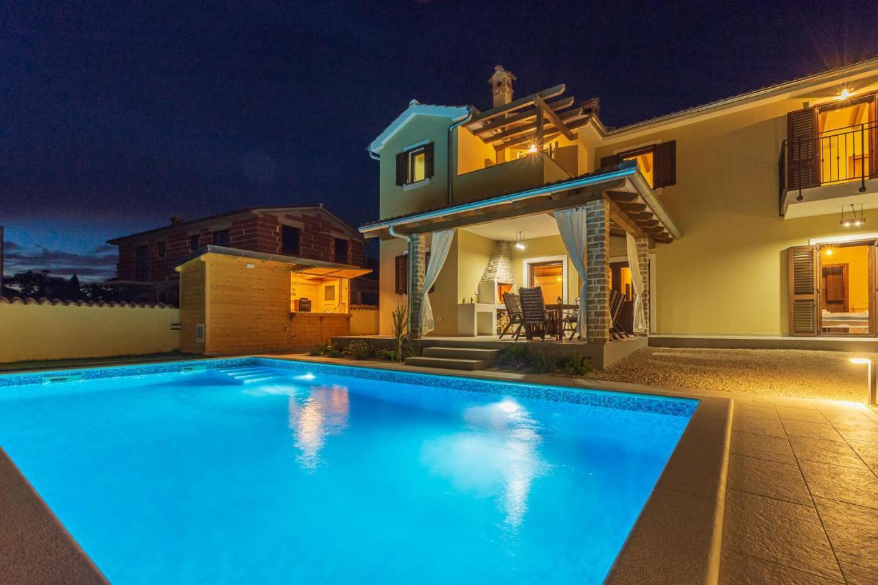 Villa David - Luxurious Secluded Villa With A Heated Pool Butkovići Εξωτερικό φωτογραφία