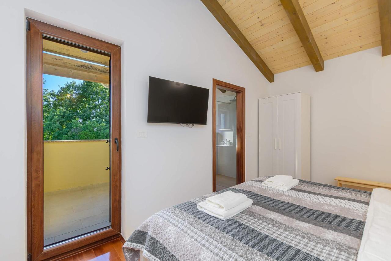 Villa David - Luxurious Secluded Villa With A Heated Pool Butkovići Εξωτερικό φωτογραφία